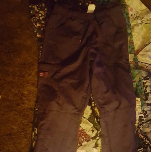 Scrubs - Picture 3 of 8